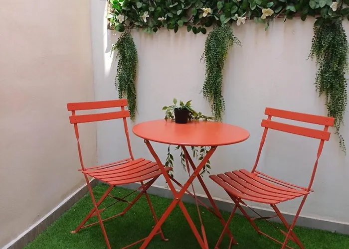 Cozy Urban Escape, Patio, Wifi, A.c., 6 Pax بيت للعطل *