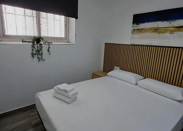 Cozy Urban Escape, Patio, Wifi, A.c., 6 Pax بيت للعطل *